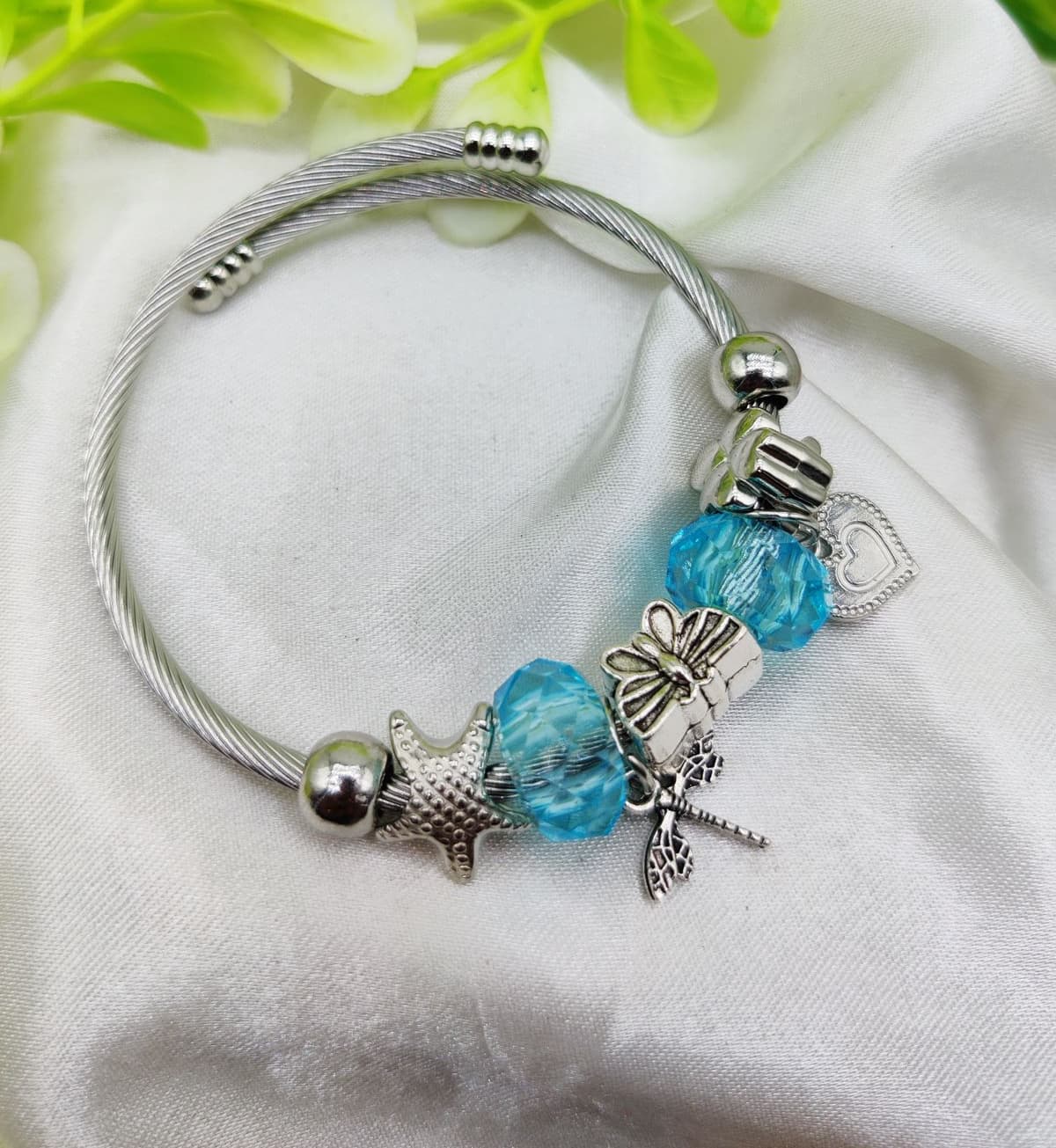 New Adjustable Trendy Braclets With Different Designs