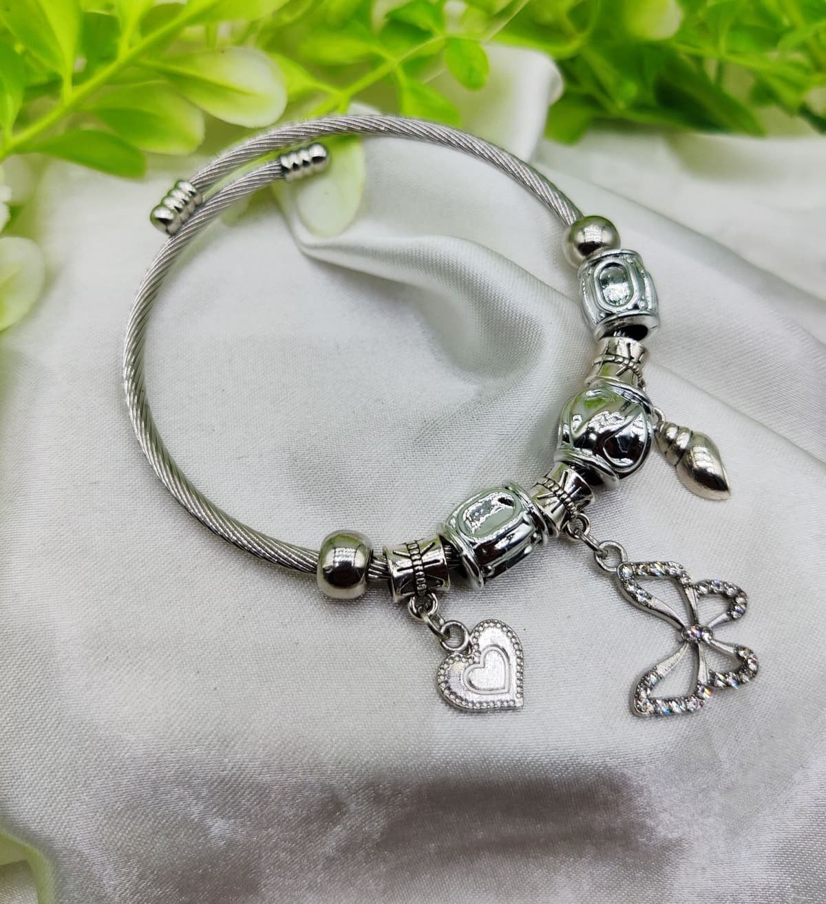 New Adjustable Trendy Braclets With Different Designs